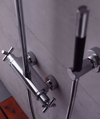 Blandebatteri, Dusj, Servant